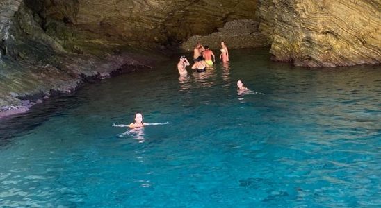 Photo Gallery 32